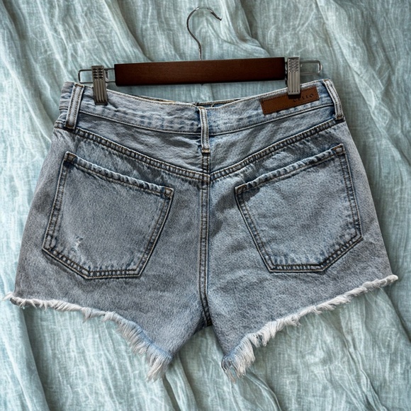 Cello Jean Shorts Size M - Picture 2 of 2
